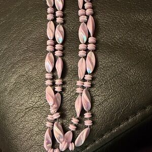 VTG Flapper Necklace Purple Pearlescent